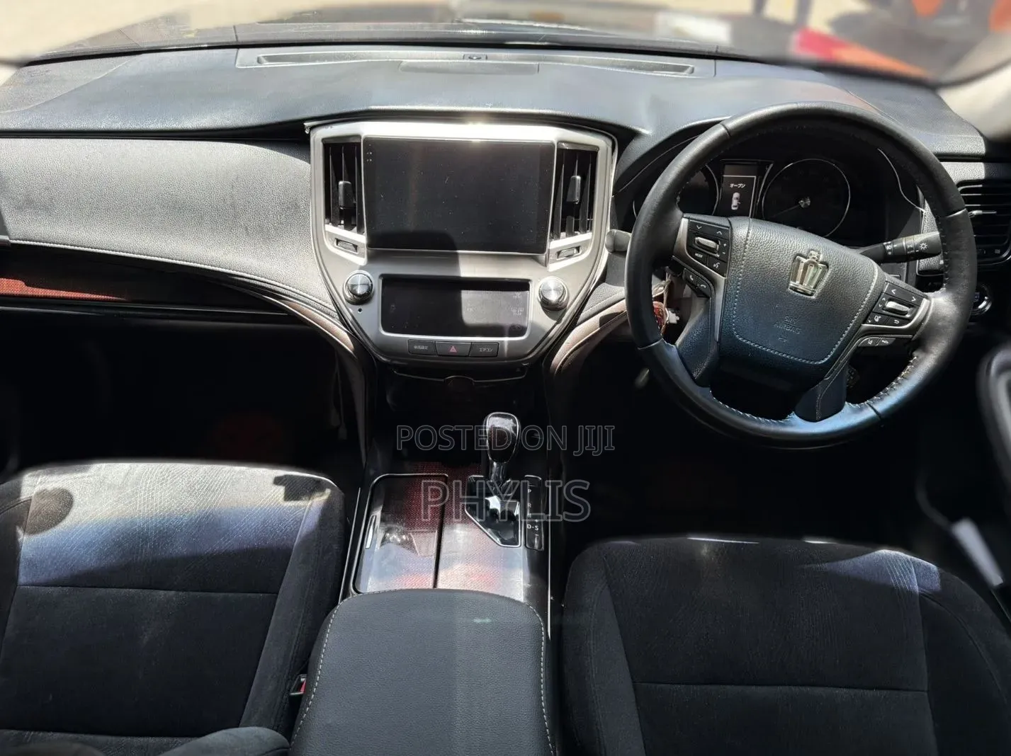 Toyota Crown 2016 Black