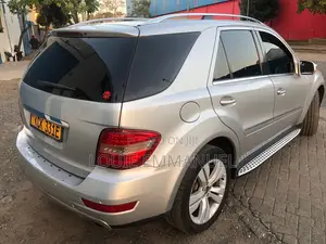 Mercedes-Benz M Class 2011 Silver