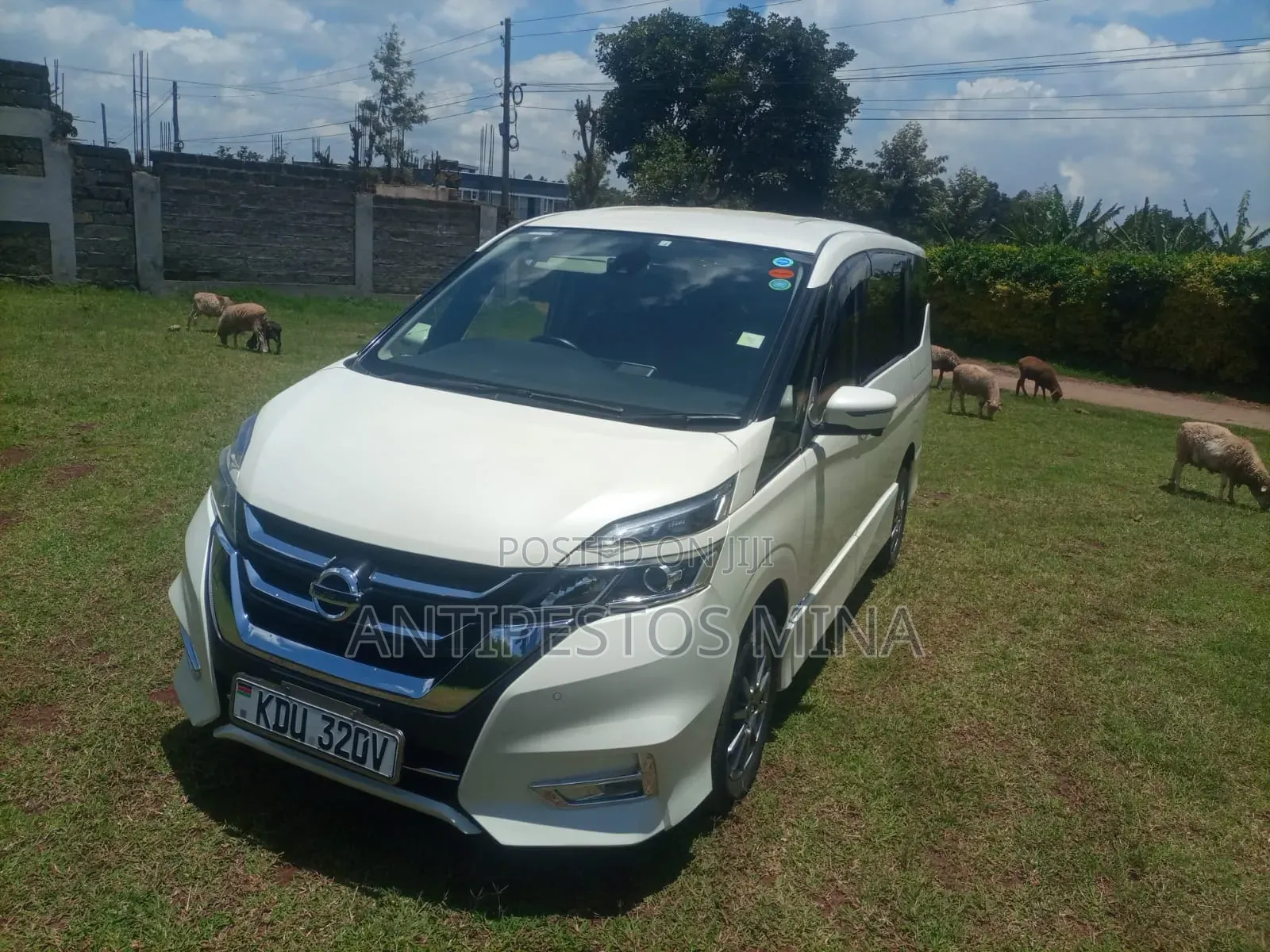 Nissan Serena 2018 White