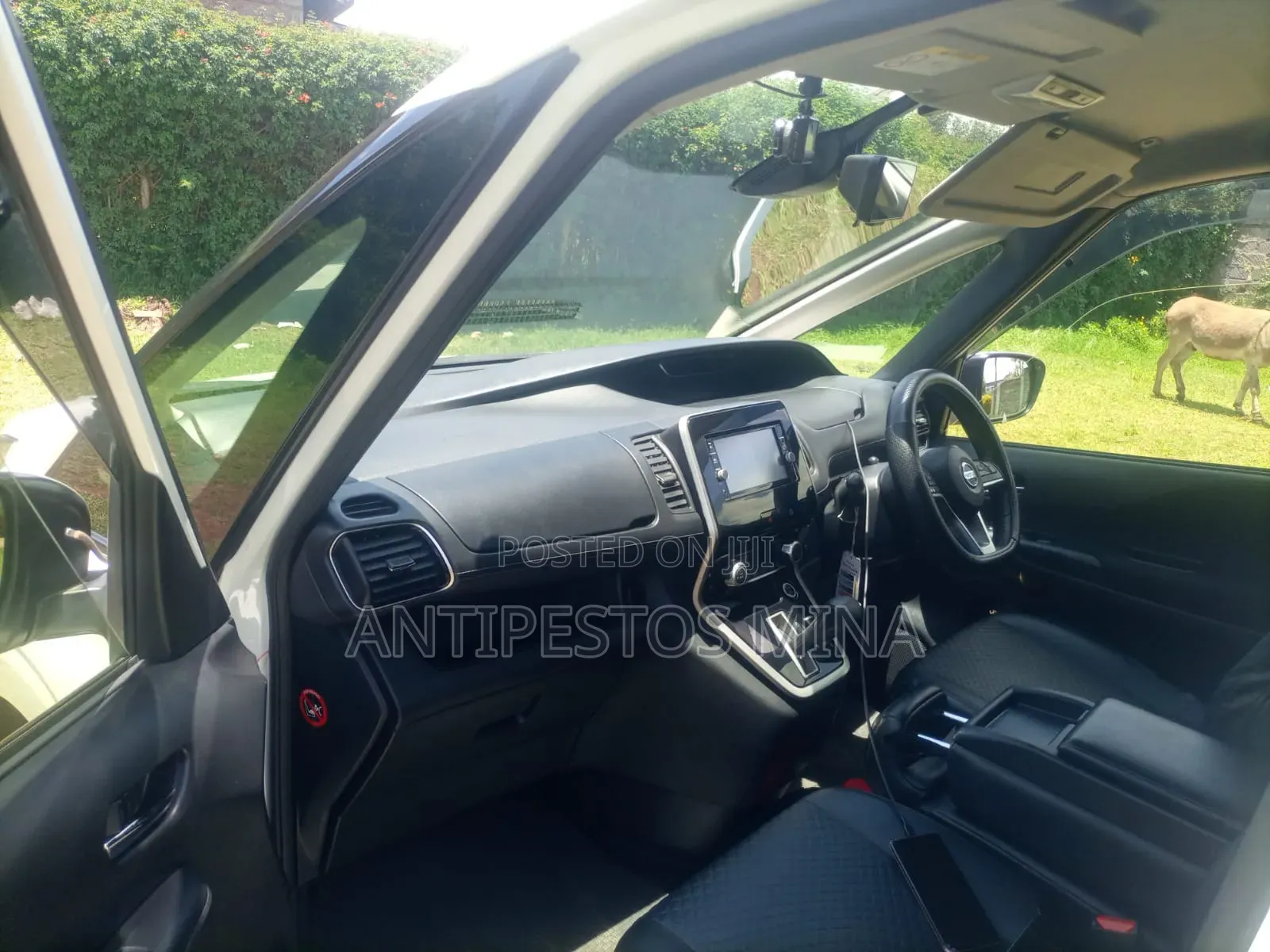 Nissan Serena 2018 White