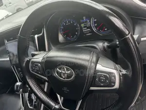 Toyota Harrier Premium 2013 Silver