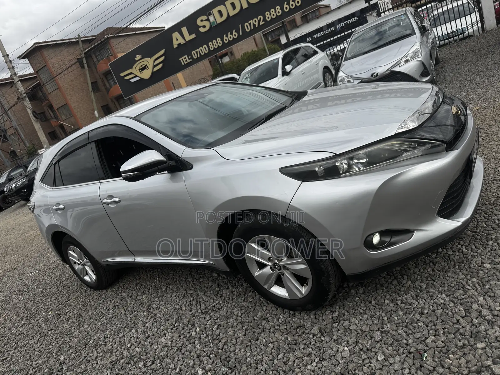 Toyota Harrier Premium 2013 Silver