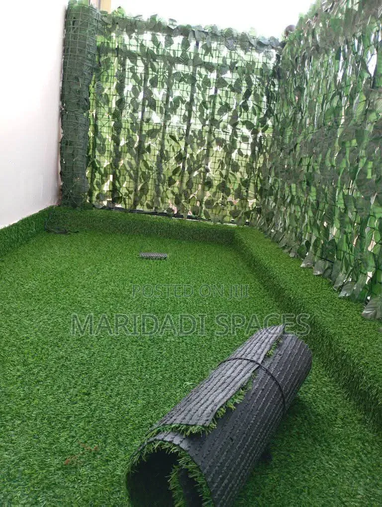 Good Combination of Turf Grass & Privacy Fence Installed