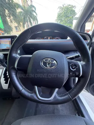 Toyota Sienta 2019 White