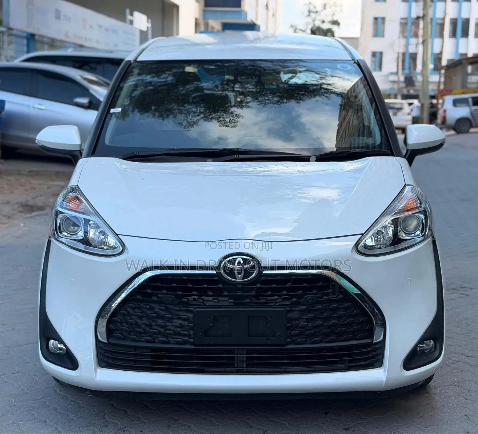 Toyota Sienta 2019 White