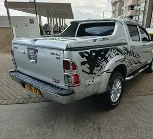Toyota Hilux 2013 Silver