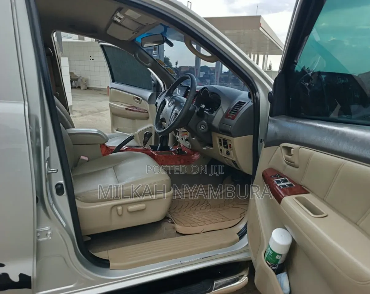 Toyota Hilux 2013 Silver