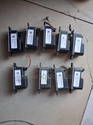W205 Auxiliary Battery Voltage Converter Module.