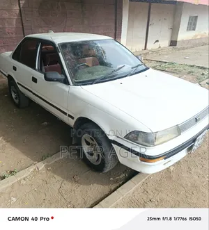 Toyota Corolla 1991 White