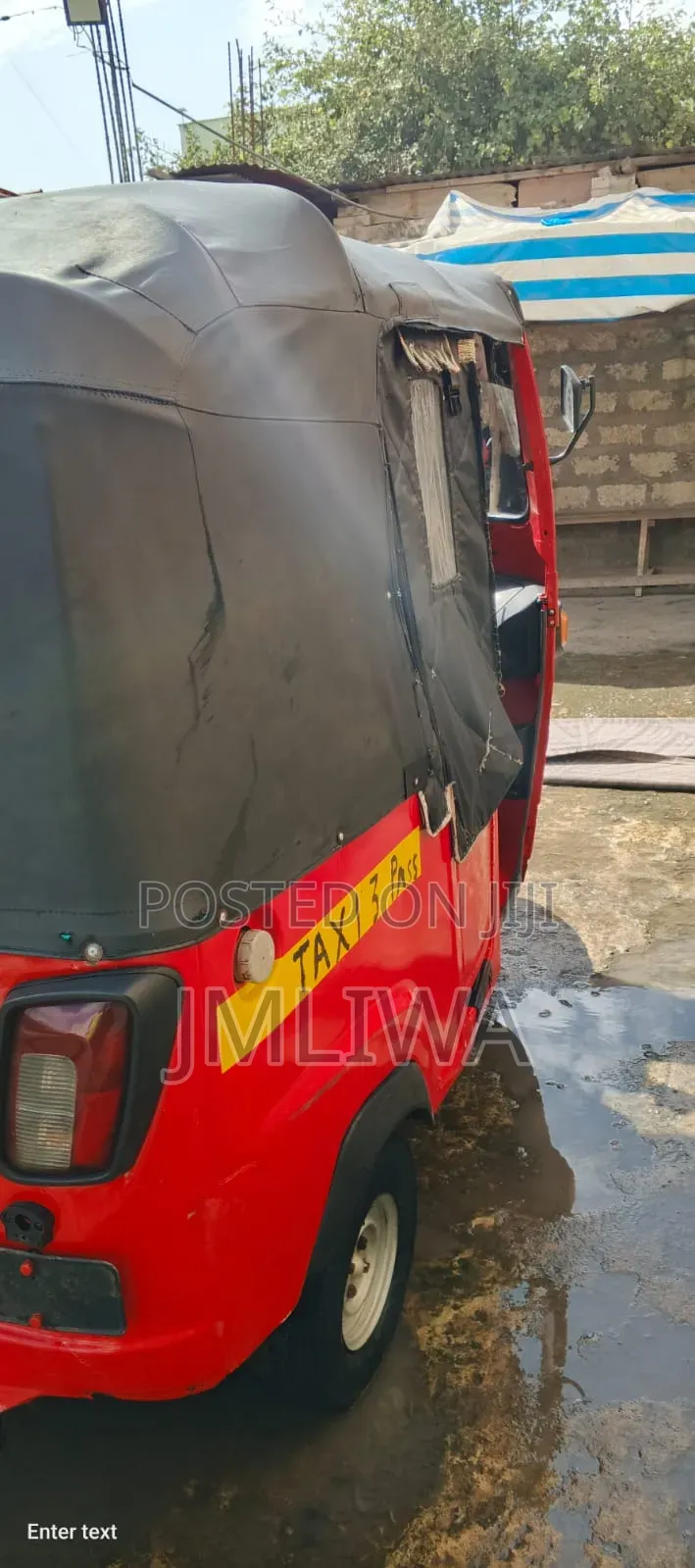 Piaggio 2022 Red