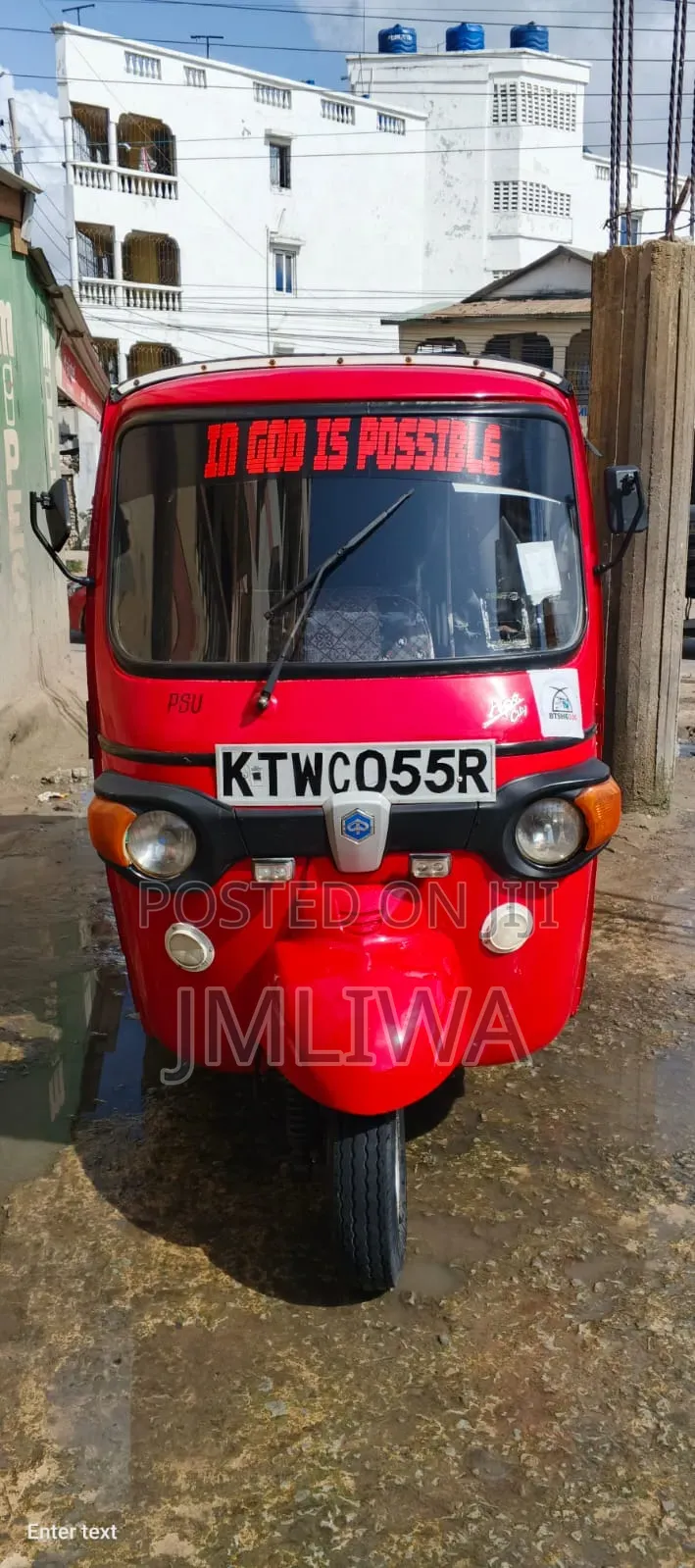 Piaggio 2022 Red