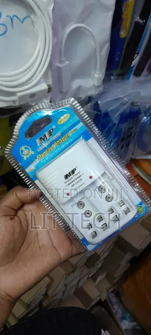 Multiple Power MP-C802B Universal Battery Charger (AA / AAA / 9V)