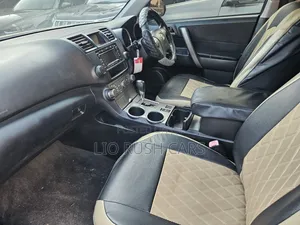 Toyota Kluger 2011 Silver