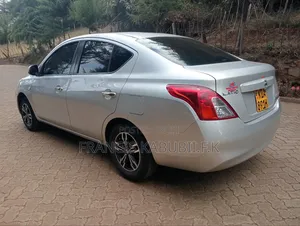 Nissan Latio 1.2 2013 Silver
