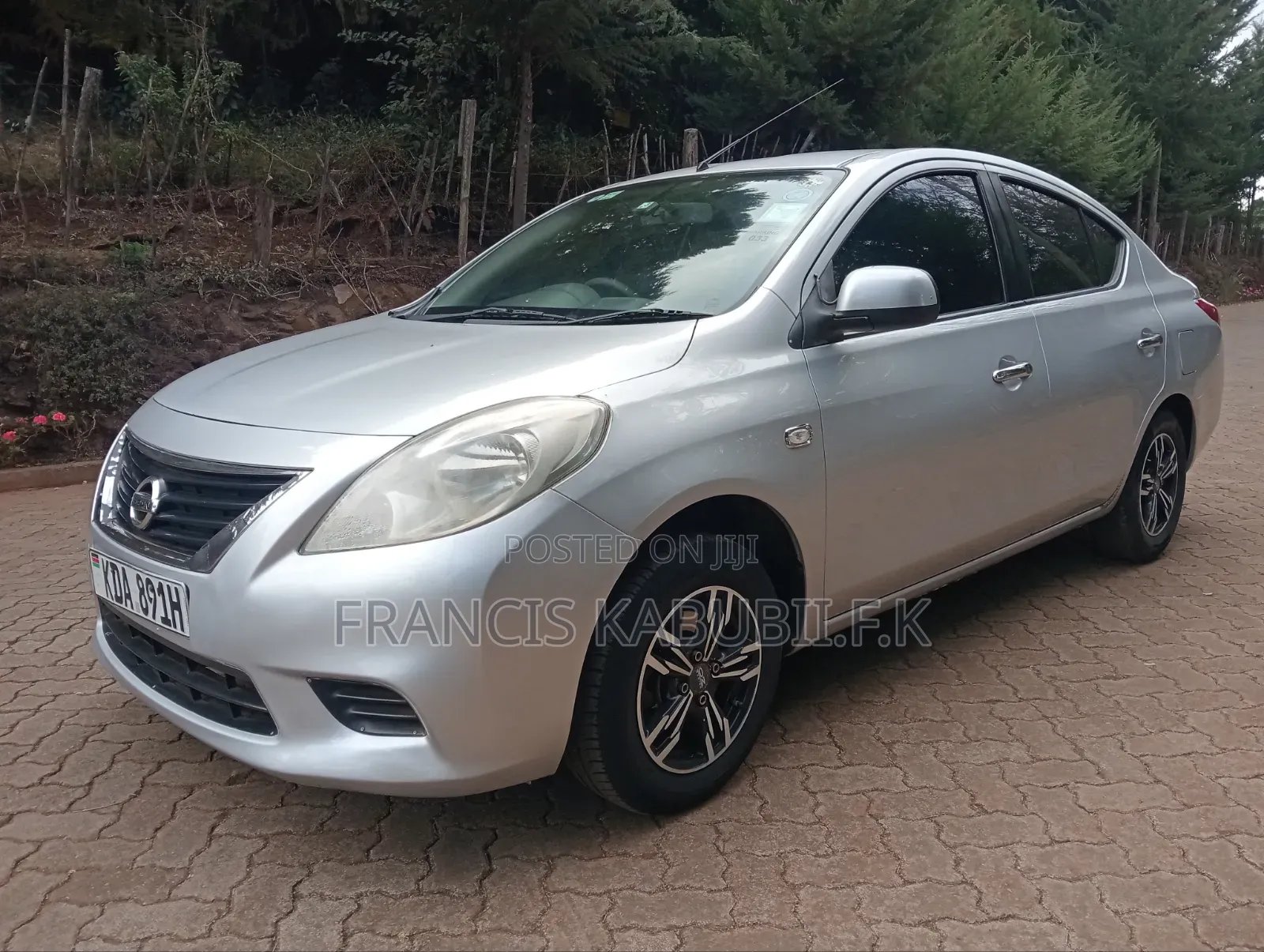 Nissan Latio 1.2 2013 Silver