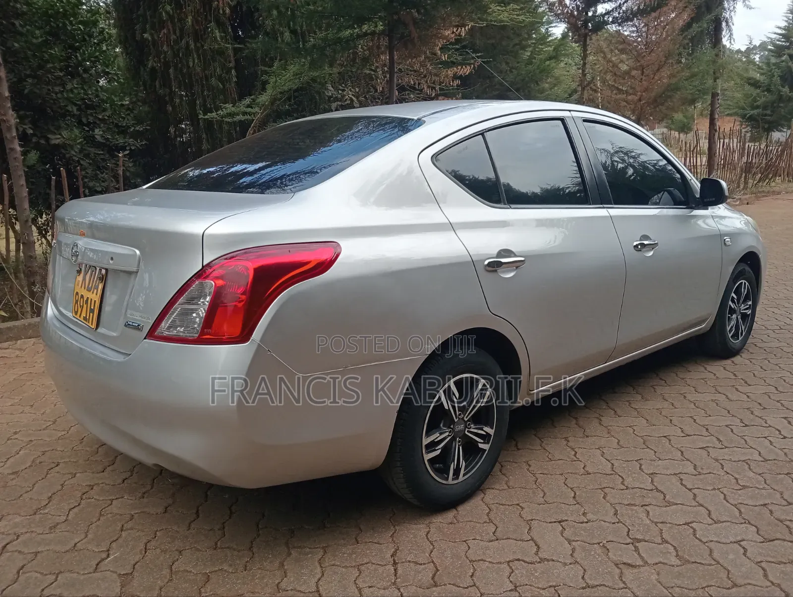 Nissan Latio 1.2 2013 Silver