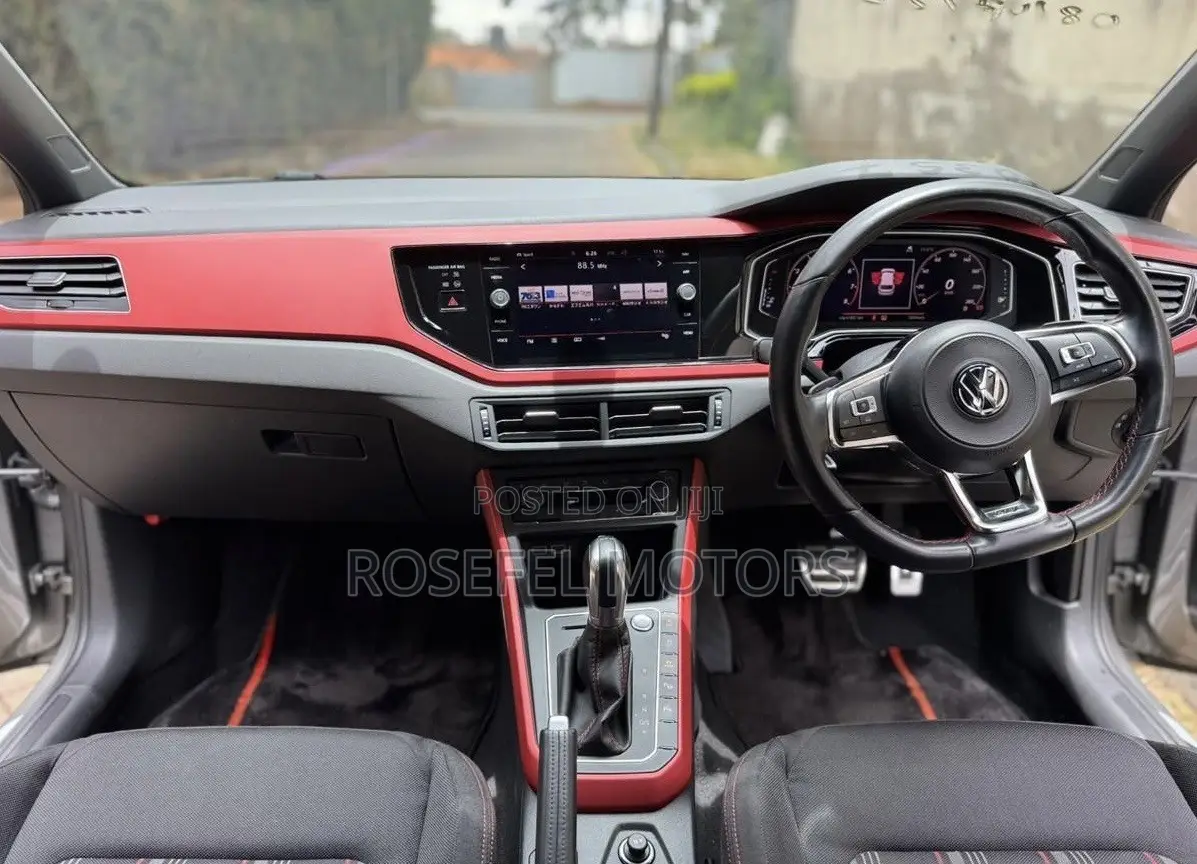 Volkswagen Polo 2019 Gray
