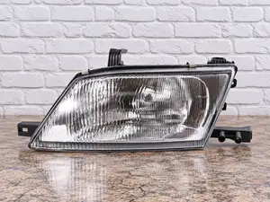 Head Lamp / Head Light Nissan Wingroad Y11 Glass Lens