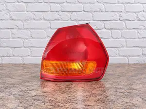 Casp Tail Lamp / Taillight Nissan Wingroad Y11 Orange