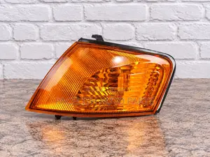 Corner Lamp / Light Nissan Wingroad Y11 Ad Van Yellow