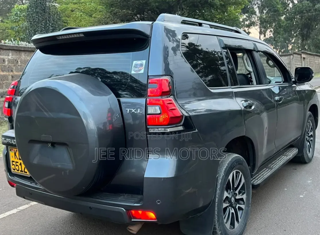 Toyota Land Cruiser Prado 2017 Red