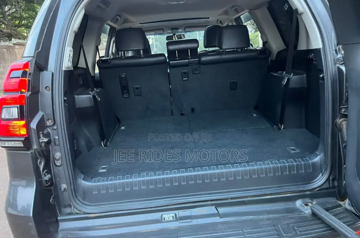 Toyota Land Cruiser Prado 2017 Red