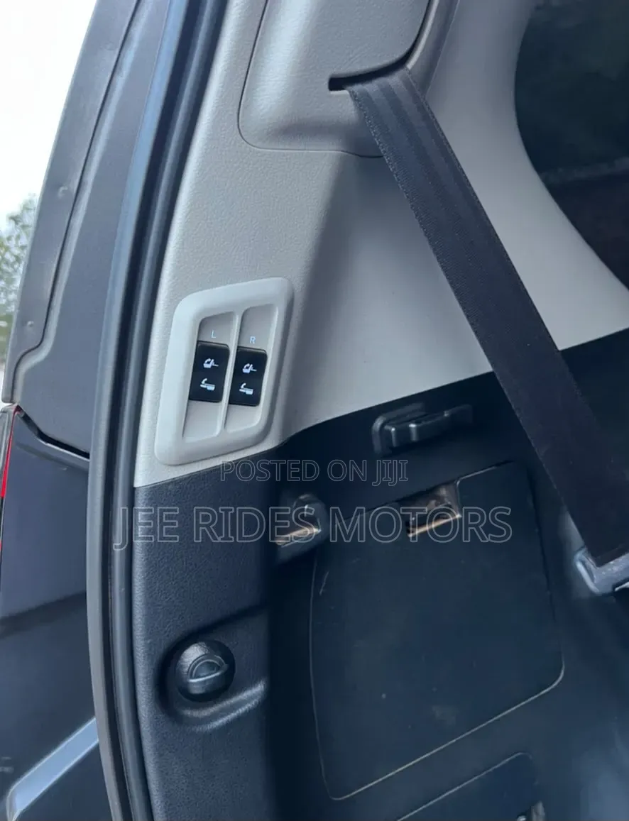 Toyota Land Cruiser Prado 2017 Red