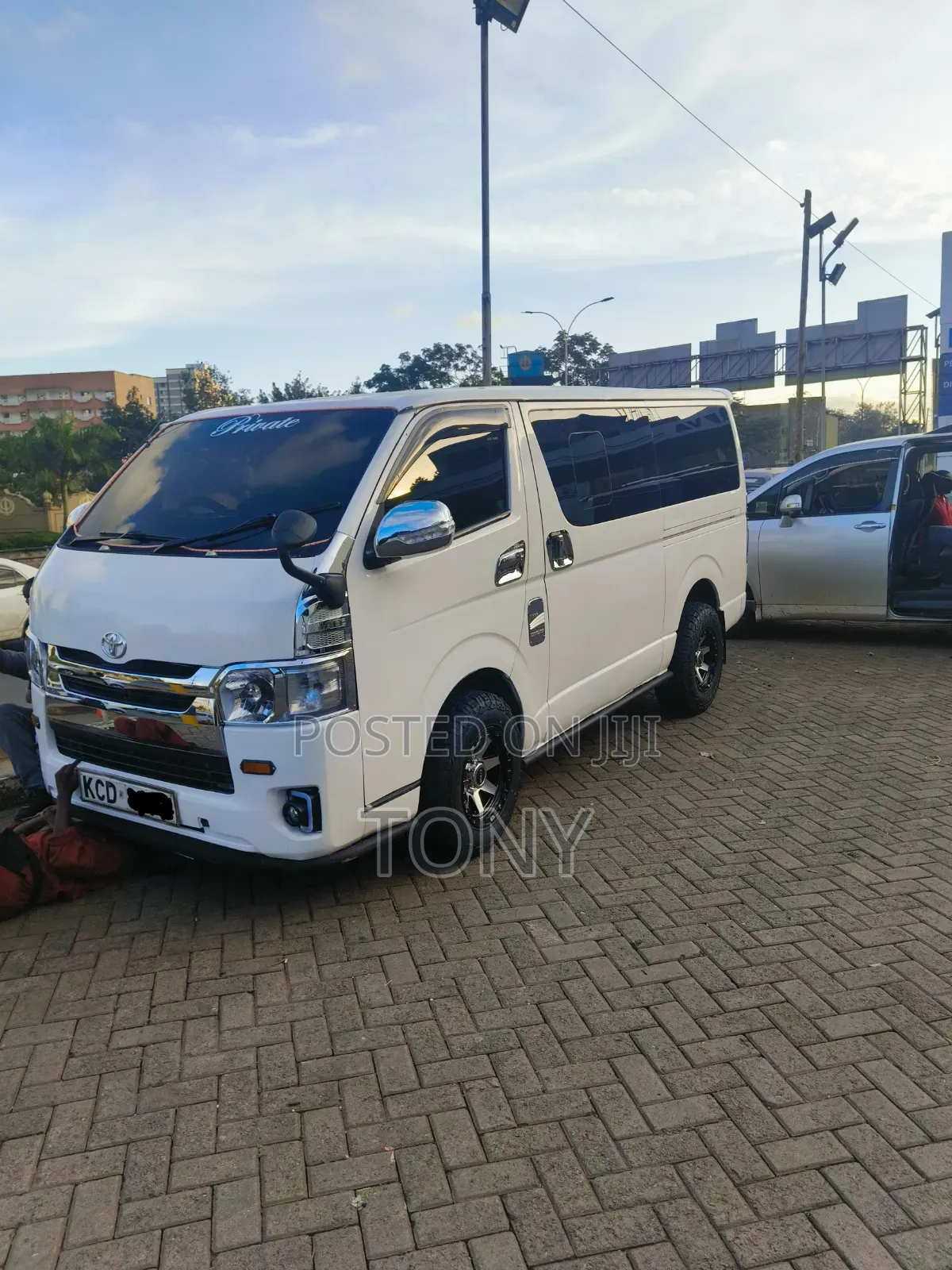 Toyota HiAce 2007 White