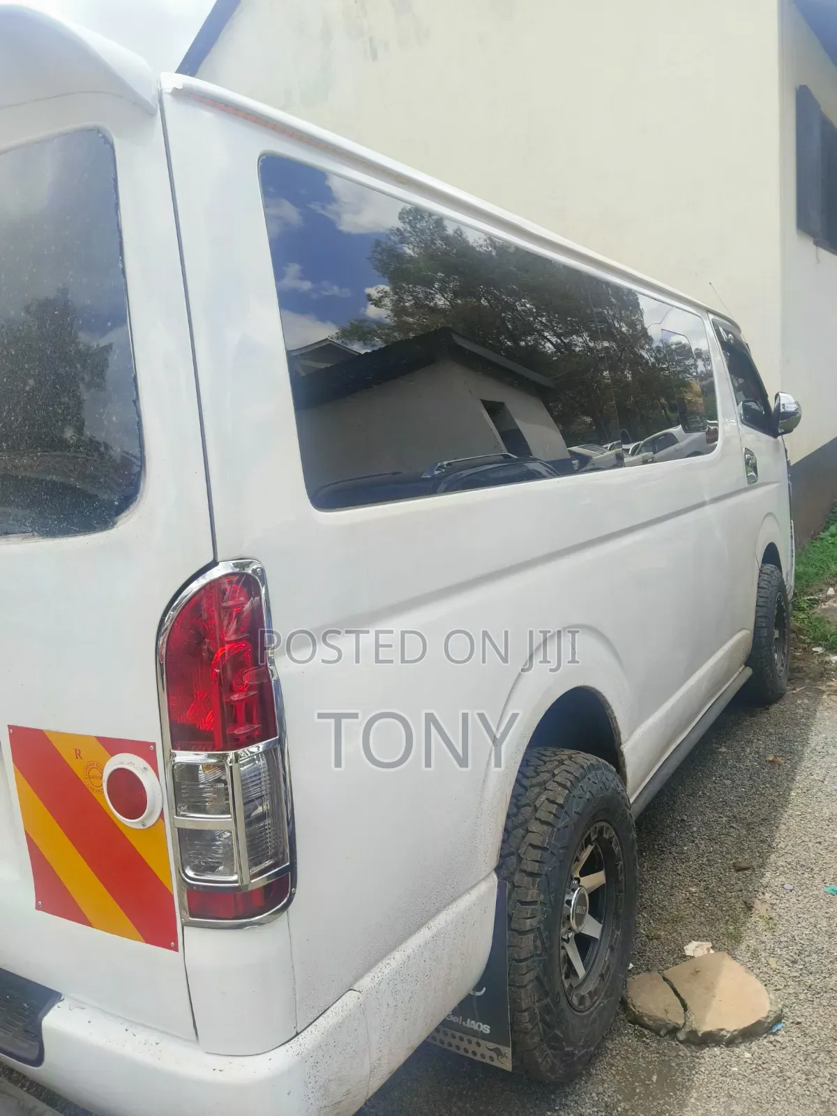 Toyota HiAce 2007 White