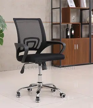 Ergonomic Swivel Chair With a Low Mesh Back