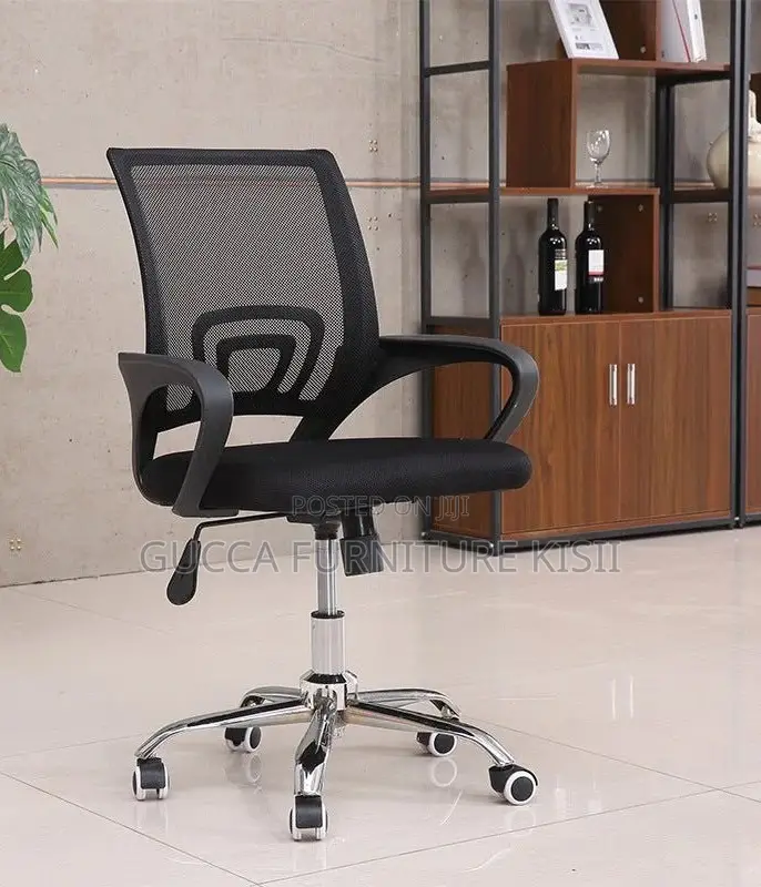 Ergonomic Swivel Chair With a Low Mesh Back