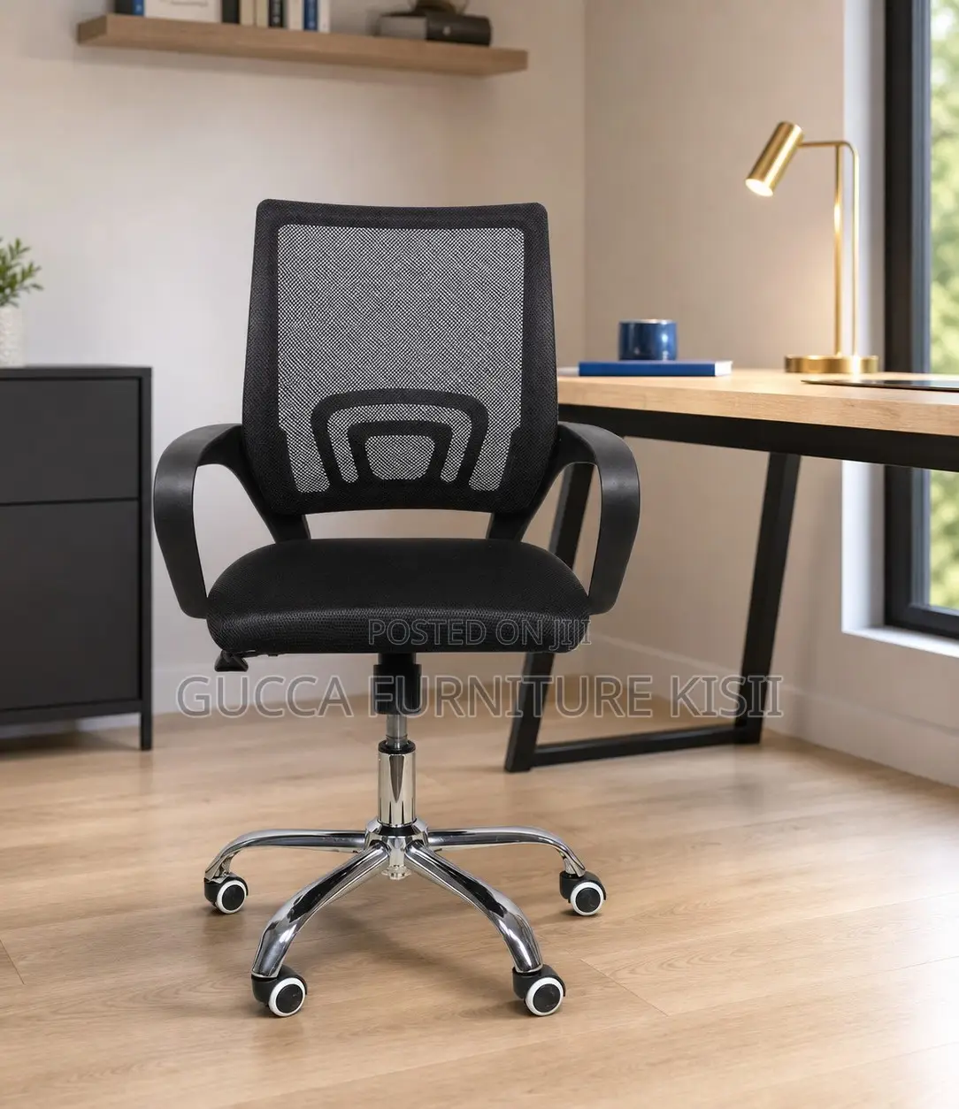 Ergonomic Swivel Chair With a Low Mesh Back