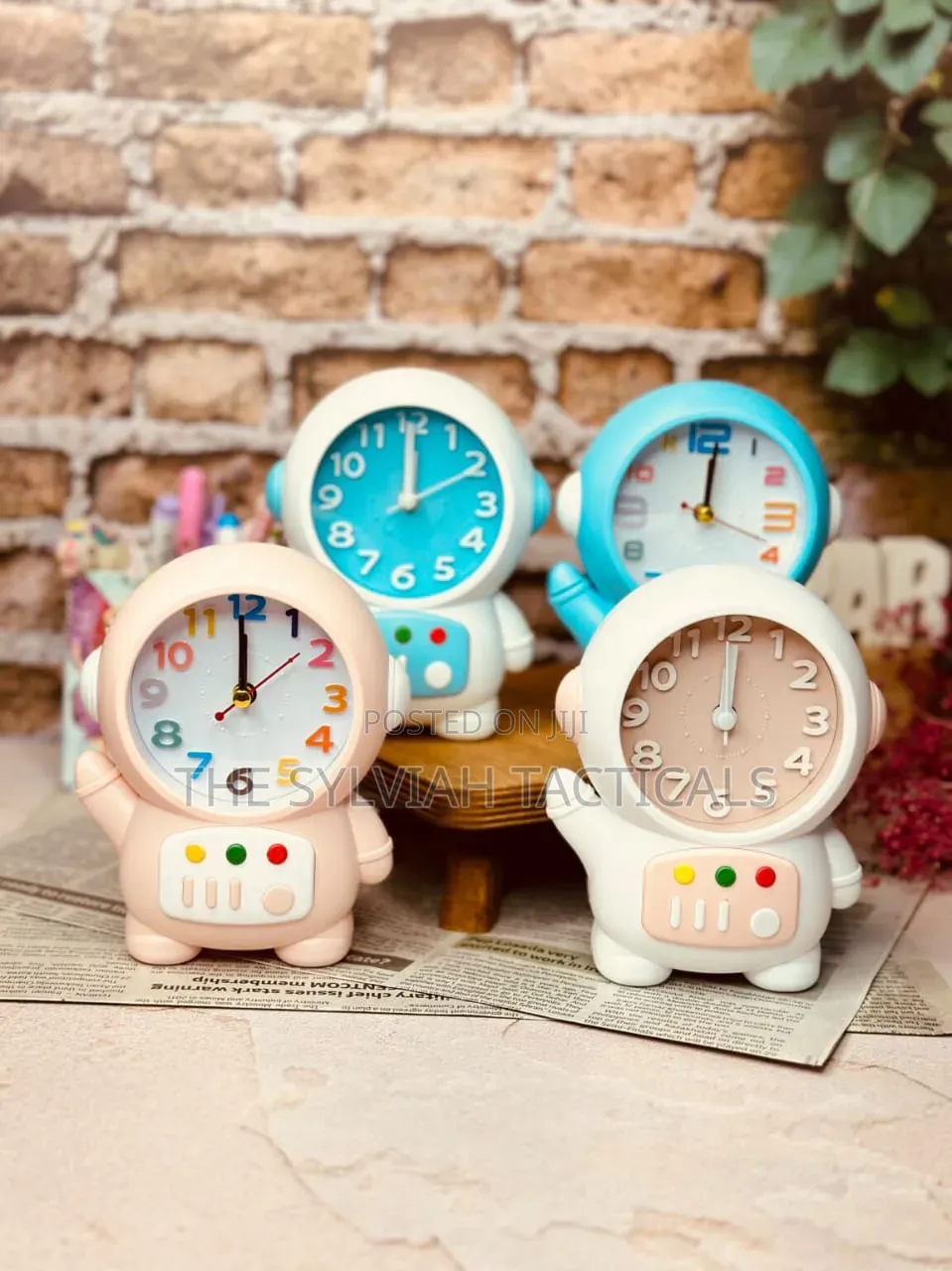 Creative Astronaut Student Bedside Alarm Clock, Personalized Craft