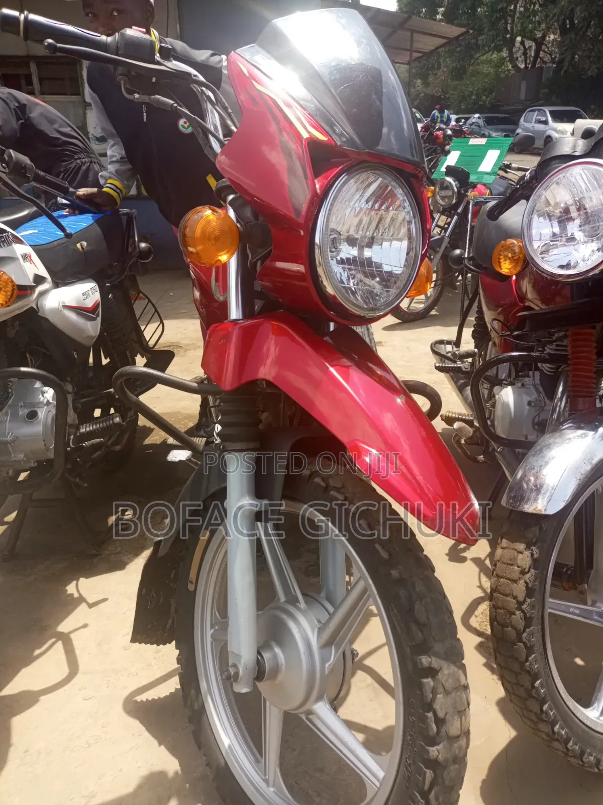 TVS HLX Plus ES 2025 Red