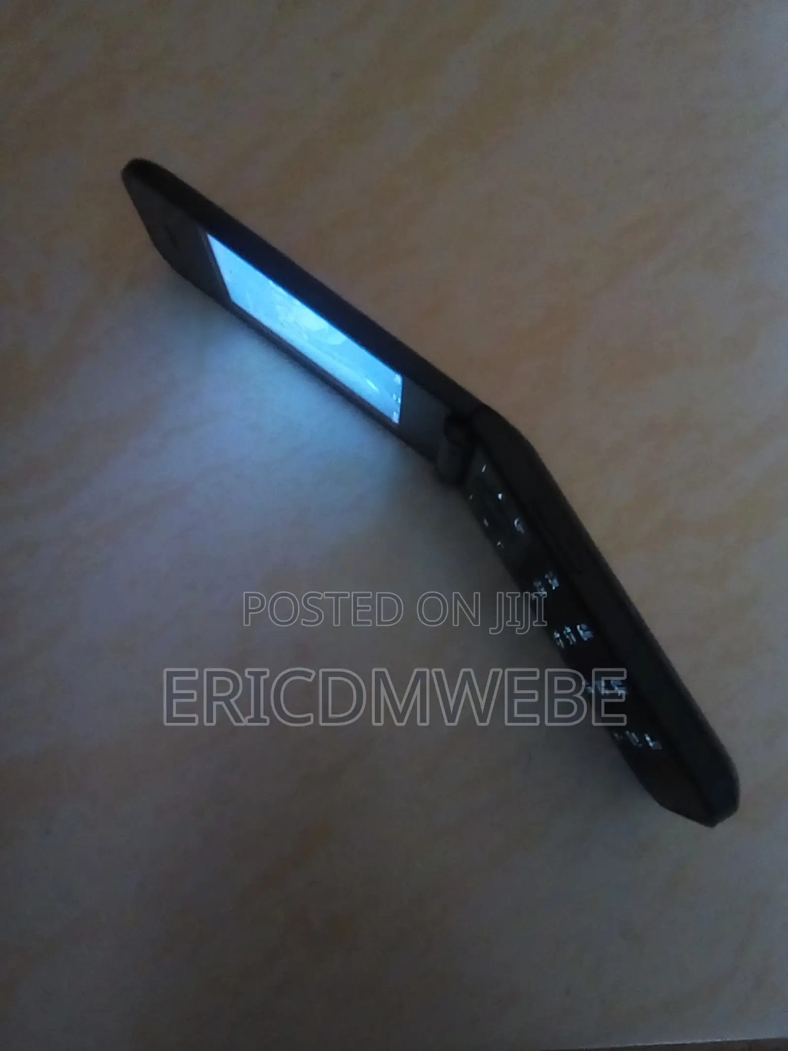 Nokia 2720 Flip 512 GB Black