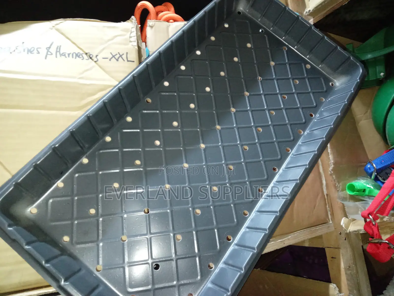 Durable Plastic Hydroponic Tray - With Holes