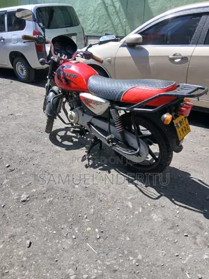 Bajaj Boxer 125 2021 Red