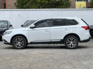 Mitsubishi Outlander 2015 Silver