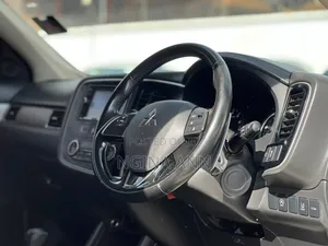 Mitsubishi Outlander 2015 Silver