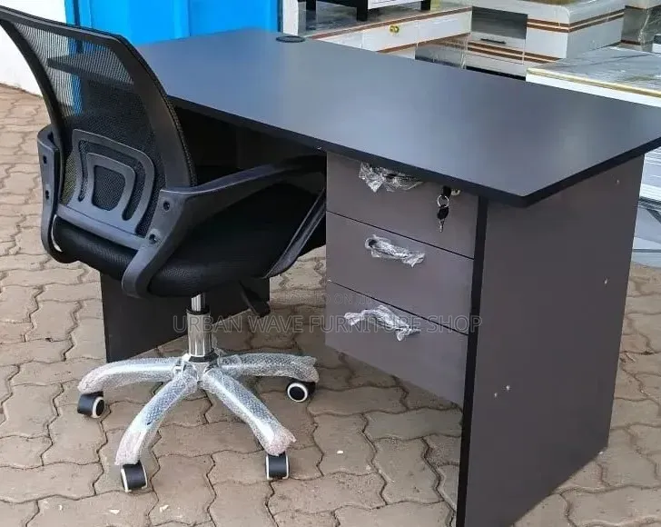 Furniture Setup (Desk+chairs)