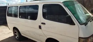 Toyota HiAce 2004 White