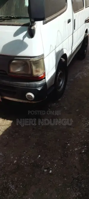 Toyota HiAce 2004 White