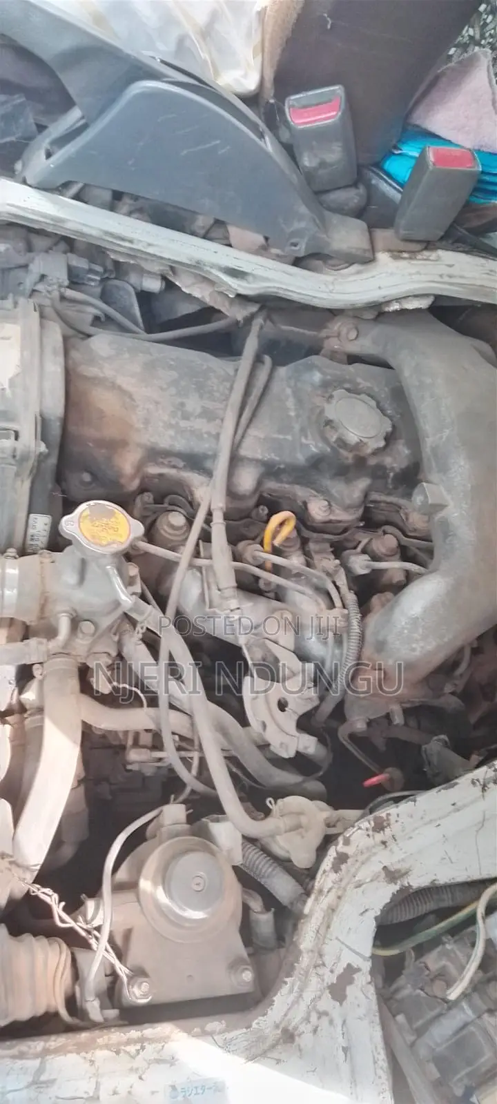 Toyota HiAce 2004 White
