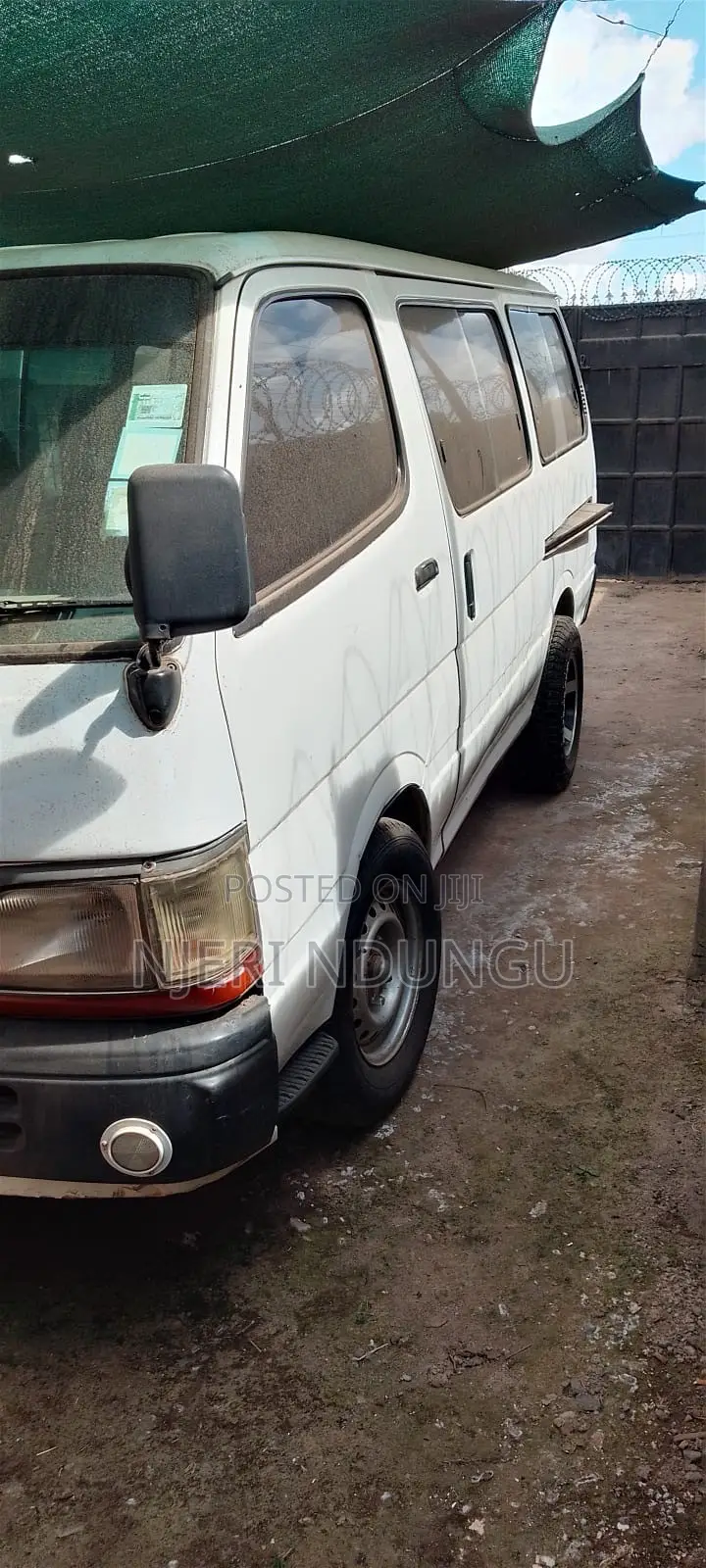 Toyota HiAce 2004 White
