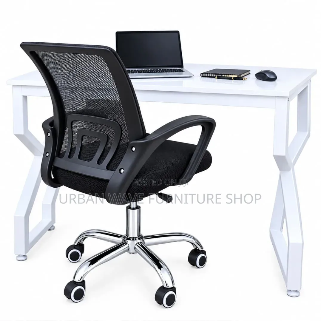 Desks/Chairs