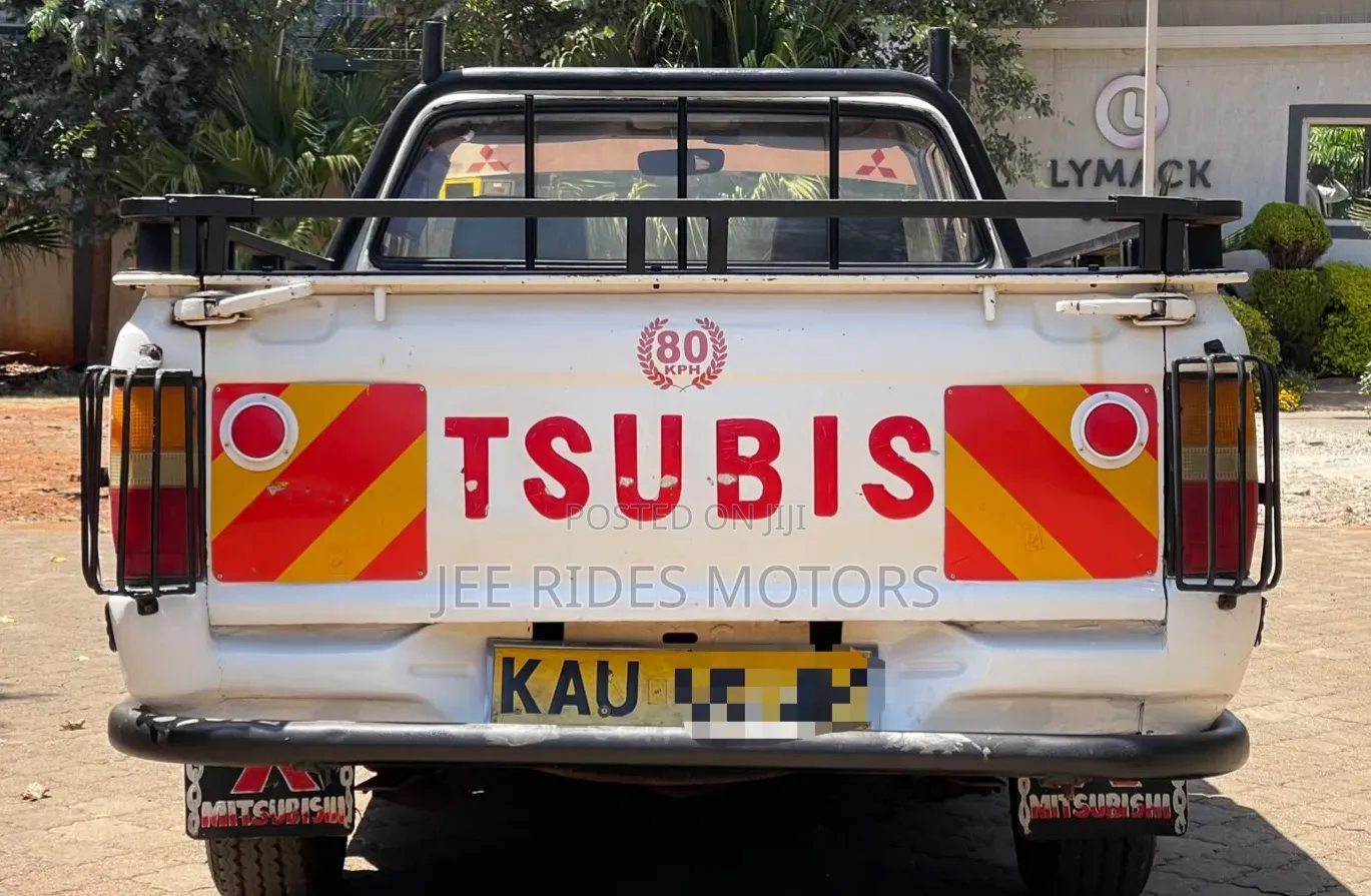 Mitsubishi L200 2005 Ivory