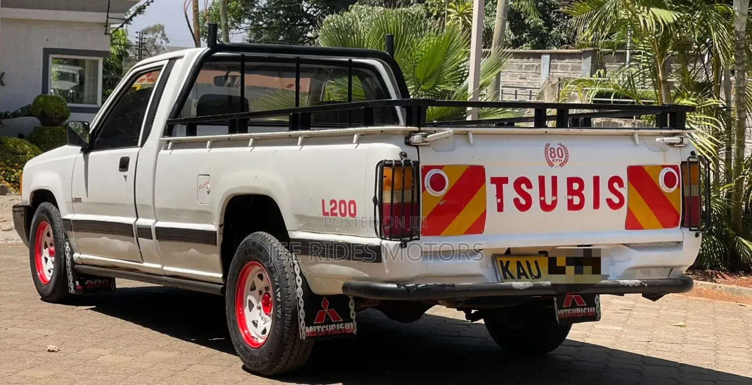 Mitsubishi L200 2005 Ivory
