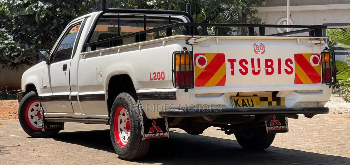 Mitsubishi L200 2005 Ivory
