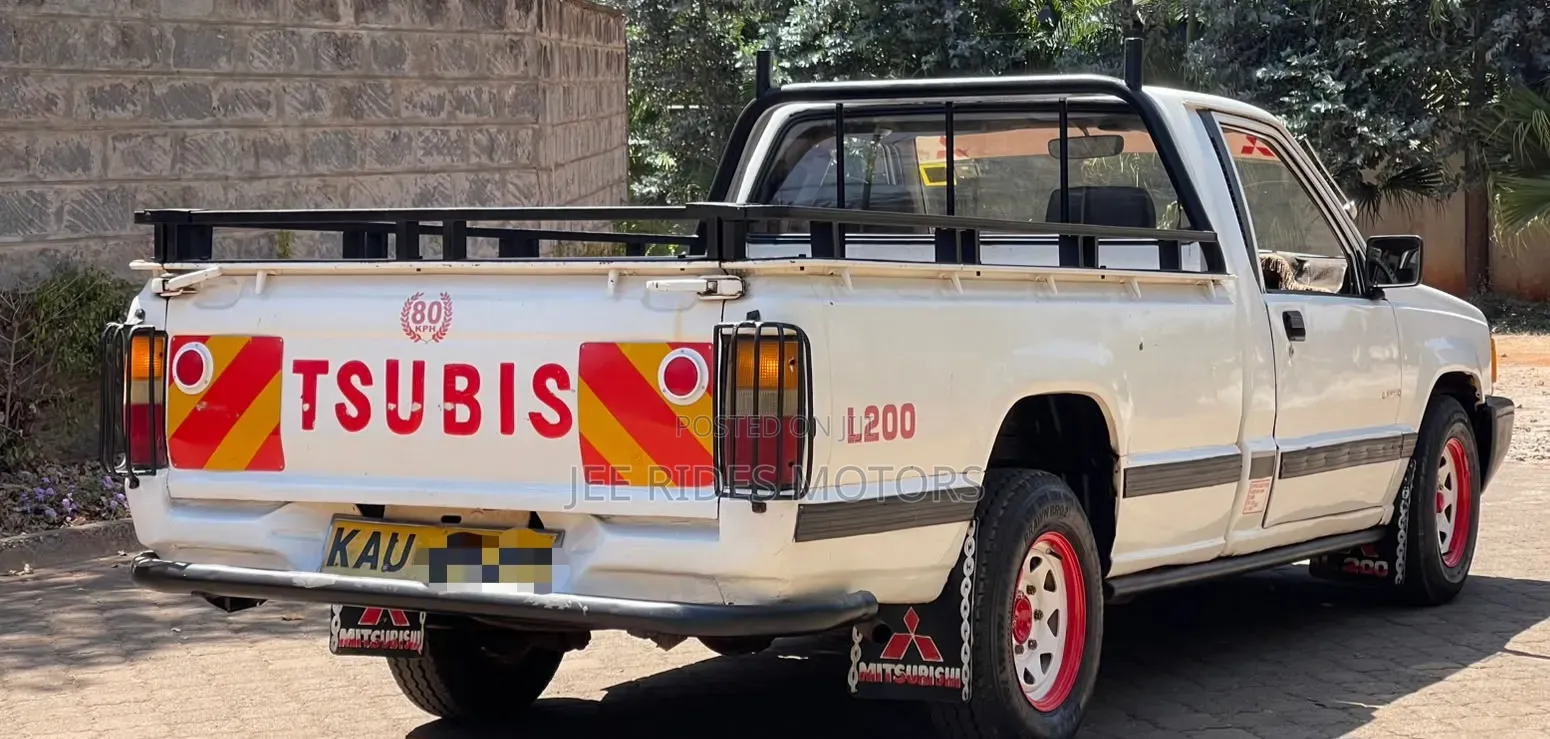 Mitsubishi L200 2005 Ivory