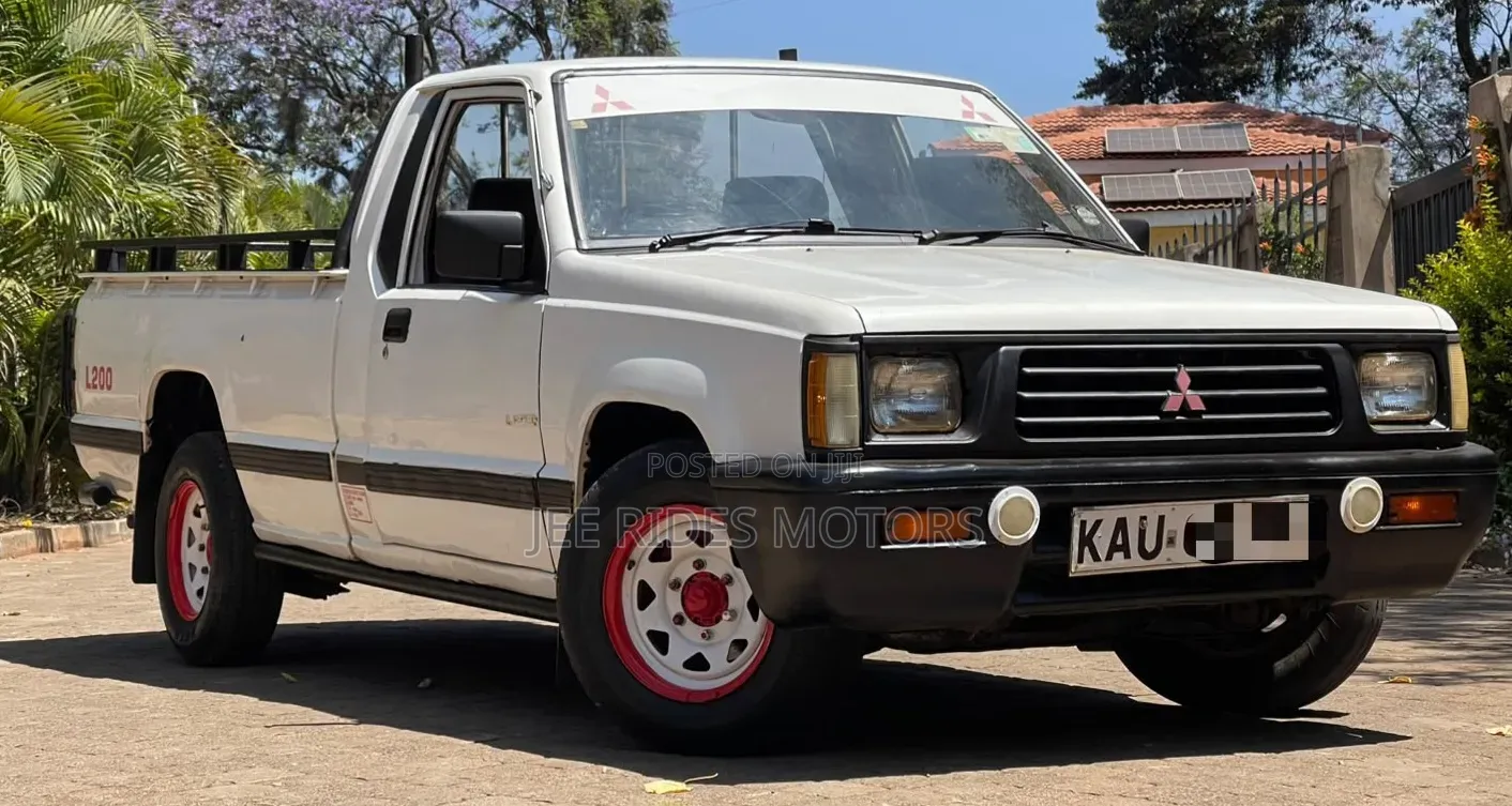 Mitsubishi L200 2005 Ivory